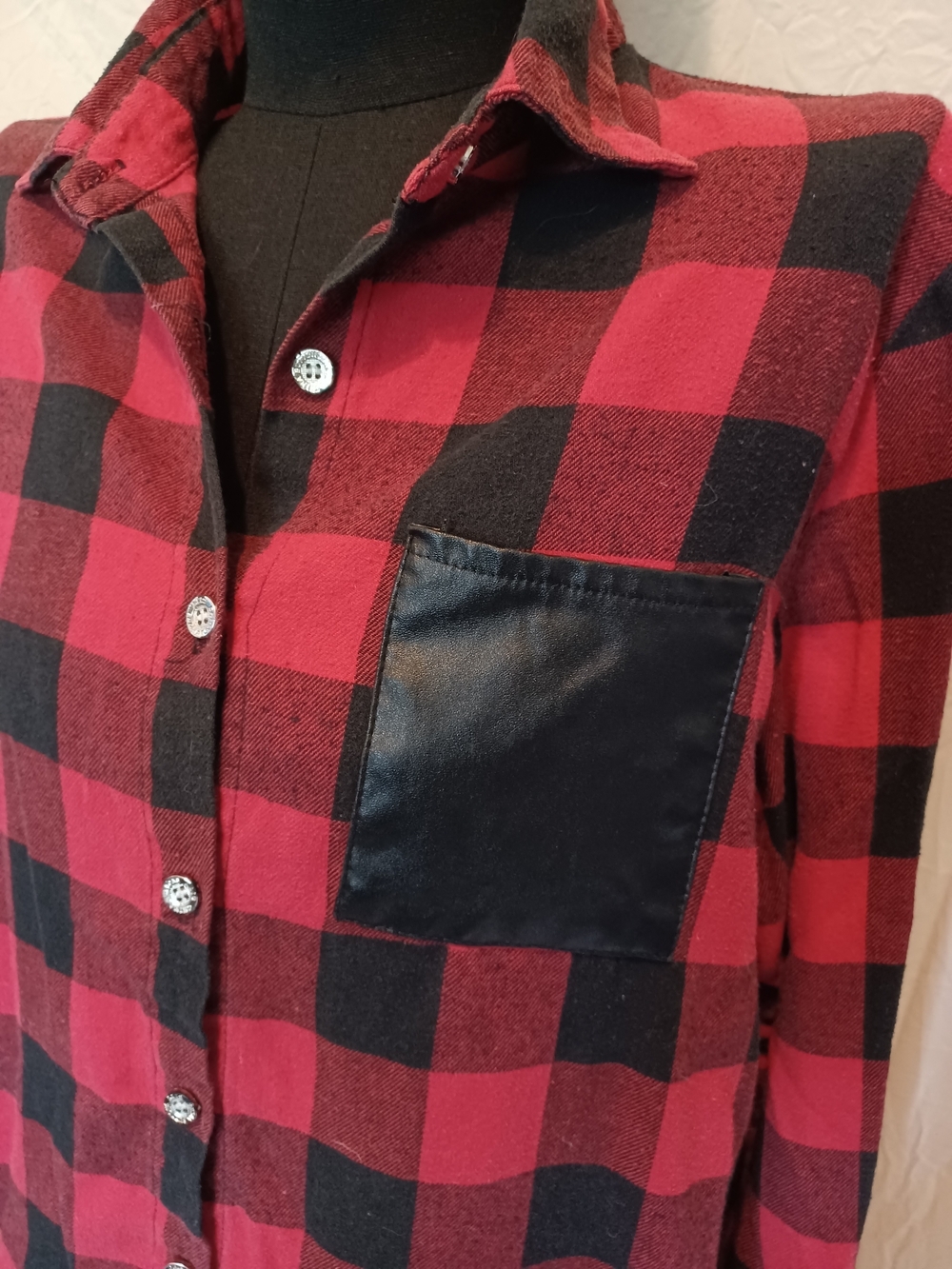 Zanzea Red & Black Buffalo Plaid Flannel Button-Up Shirt with Shiny Chest Pocket